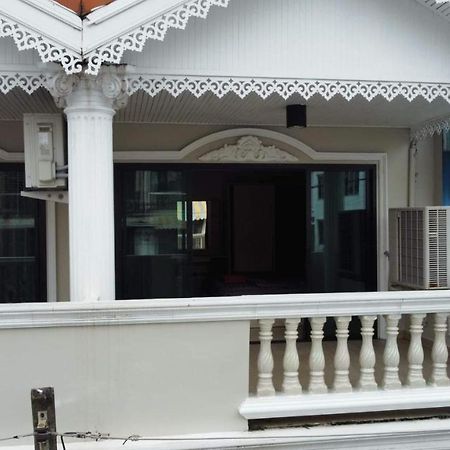 Highwood Mansion Bed & Breakfast Pattaya Luaran gambar