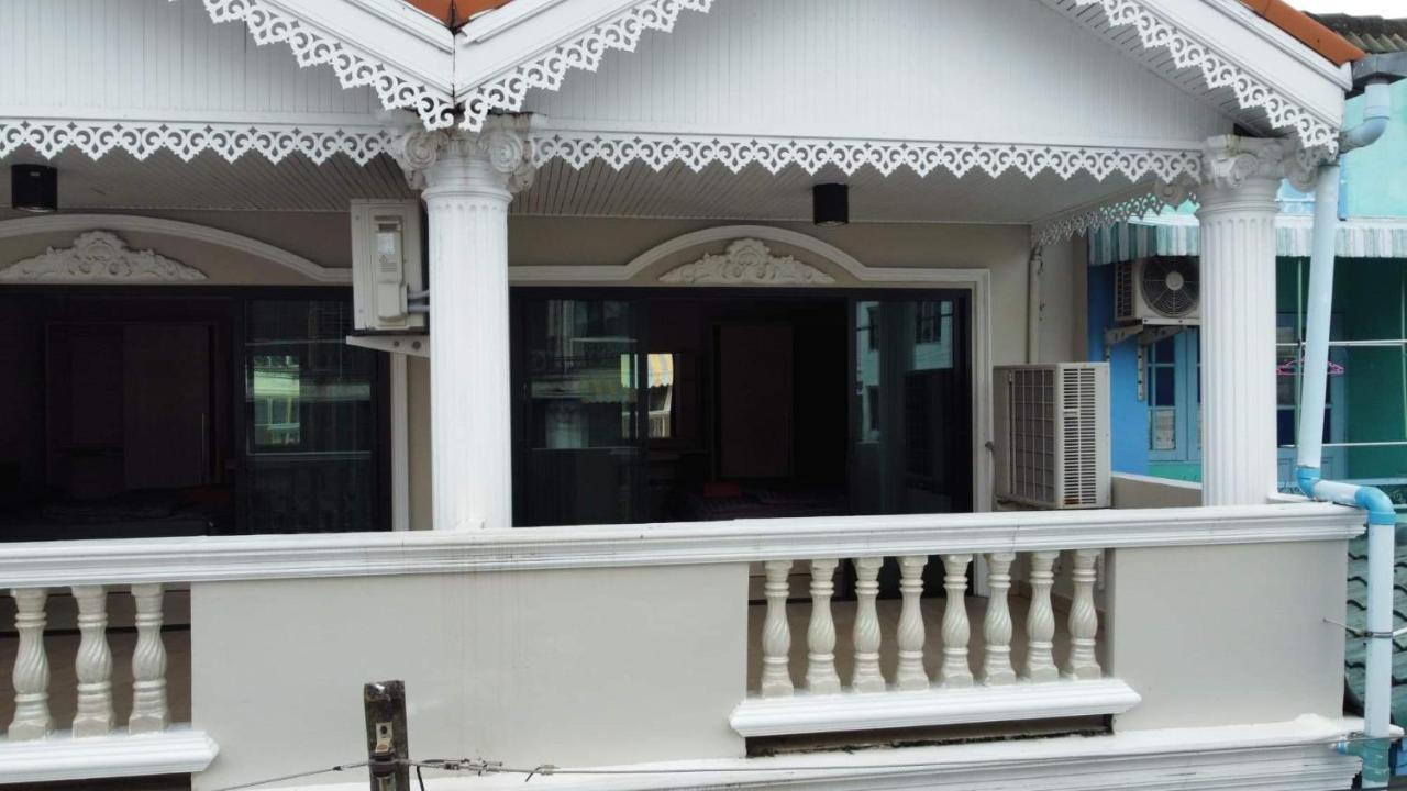 Highwood Mansion Bed & Breakfast Pattaya Luaran gambar